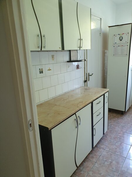 Racovita, Berceni, 3 camere, 1977, 0% comision, posibilitate centrala,
